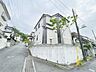 外観：周辺は住宅が建ち並ぶ閑静な住宅街です。 
