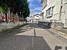 外観：周辺は住宅が建ち並ぶ閑静な住宅街です。 