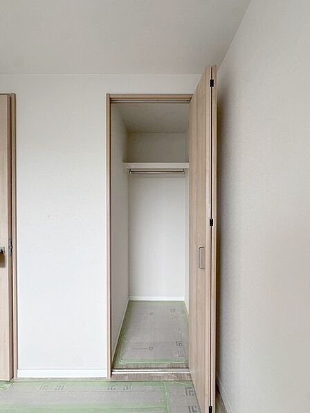 各お部屋に収納が設置されています。