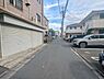 外観：安心して暮らすことのできる住宅街。　住宅地の道路は一般に交通量が少なく車などの騒音が少ないため、住民にとって静かな生活環境が提供されます。 