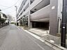 外観：実際に室内をご見学頂くと生活のイメージが広がります。家具を置いたイメージや窓からの景色など、現地で体感ください。 