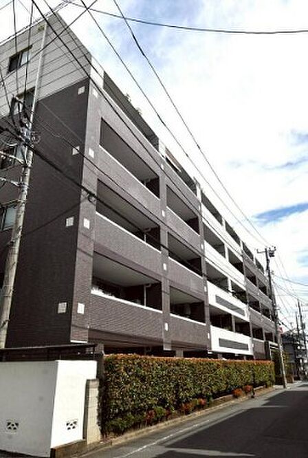 実際に室内をご見学頂くと生活のイメージが広がります。家具を置いたイメージや窓からの景色など、現地で体感ください。