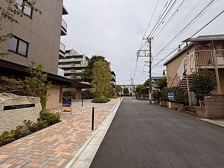 実際に室内をご見学頂くと生活のイメージが広がります。家具を置いたイメージや窓からの景色など、現地で体感ください。