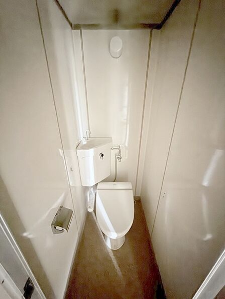 実際に室内をご見学頂くと生活のイメージが広がります。家具を置いたイメージや窓からの景色など、現地で体感ください。 
