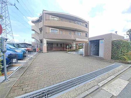 実際に室内をご見学頂くと生活のイメージが広がります。家具を置いたイメージや窓からの景色など、現地で体感ください。