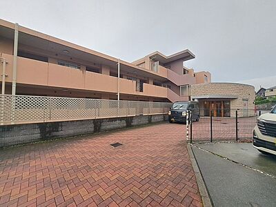 外観:実際に室内をご見学頂くと生活のイメージが広がります。家具を置いたイメージや窓からの景色など、現地で体感ください。 外観:実際に室内をご見学頂くと生活のイメージが広がります。家具を置いたイメージや窓からの景色など、現地で体感ください。