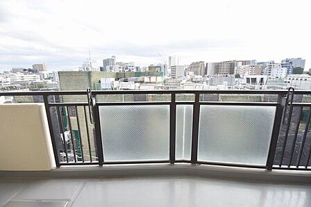 窓からの眺望です。実際に現地で眺望もご確認ください。