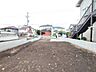 外観：閑静な住宅街に位置し、開放感のある広がりを感じさせる土地です。周囲の落ち着いた環境と調和しながら、理想の暮らしを描くための新しい土台として、自由な発想を膨らませられる空間が広がっています 