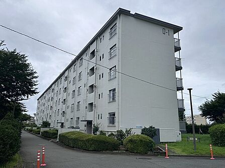 実際に室内をご見学頂くと生活のイメージが広がります。家具を置いたイメージや窓からの景色など、現地で体感ください。