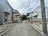 外観：周辺は住宅が建ち並ぶ閑静な住宅街です。 