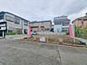 外観：現地ご見学の際、スタッフが様々なご質問に対応いたします、周辺環境、前面道路、建築可能な建物について、ぜひご相談ください。 