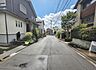 外観：安心して暮らすことのできる住宅街。　住宅地の道路は一般に交通量が少なく車などの騒音が少ないため、住民にとって静かな生活環境が提供されます。 