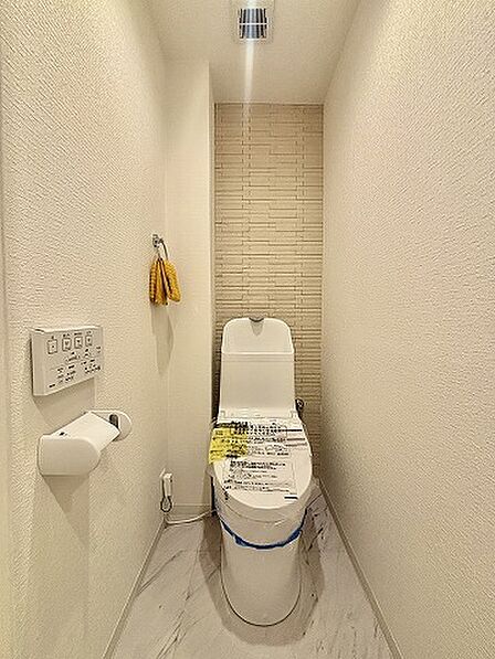 トイレにはウォシュレット機能を標準装備。 