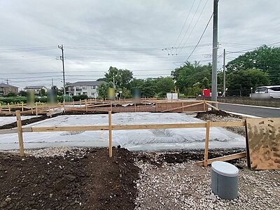 外観：現地のご見学予約もスタートしました。周辺で売りに出ている物件も沢山御座います。まとめてご見学ができますのでお気軽にお申しつけください。 