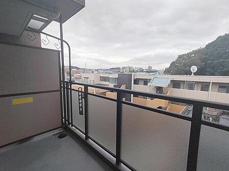 窓からの眺望です。実際に現地で眺望もご確認ください。