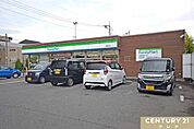 ファミリーマート川越鯨井店まで700m