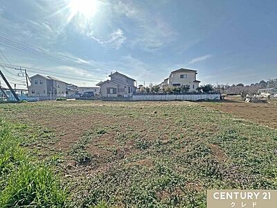 外観：【建築条件無し売地】自由自在な間取り設計が叶う、約92坪のゆとりある敷地です。日当たり良好な新規全2区画！