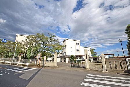 川越市立東中学校まで350m