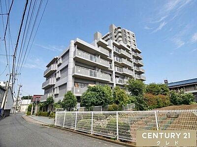 外観：西武新宿線「南大塚」駅徒歩9分で、通勤・通学にも便利。オートロック・ゲストルーム・キッズルームなど設備・仕様も充実しています。