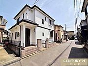 東武東上線「霞ヶ関」駅徒歩10分。閑静な住宅街に位置しながら、スーパーやクリニックなど日常の暮らしに欠かせない施設が徒歩圏内に揃います。