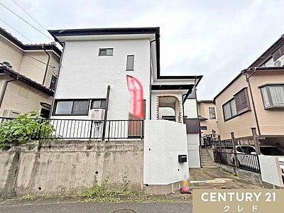 外観：キッチン・ユニットバス・洗面化粧台・トイレなど水回り設備を新規交換。内外装リフォームを実施し、快適な住まいへ生まれ変わりました。