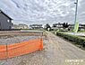 その他：東武越生線「一本松」駅まで徒歩5分。スーパーやコンビニ、ドラッグストアなどが徒歩10分圏内で暮らしやすい住環境。