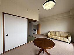 琵琶湖アーバンリゾート1番館 5階1LDKのリビング/ダイニング