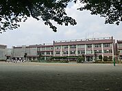 日野市立日野第八小学校　距離約1340m