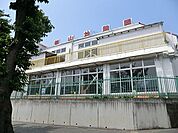 初山幼稚園　距離約650m