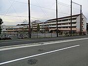 横浜市立十日市場中学校　距離約2300m