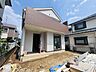 外観：新築戸建ての外観南向きで日当たり良好