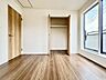 寝室：※未完成のため室内は5号棟の写真となります。