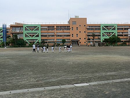 日野市立第一小学校まで約750m