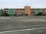 日野市立第一小学校まで約750m