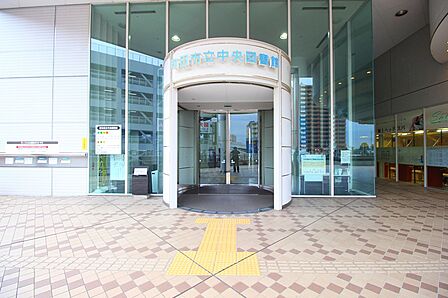 町田市立中央図書館まで約300m