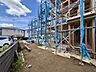 外観：建築中の住宅の外観足場が組まれている様子