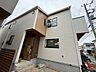 外観：白い外壁の2階建て住宅の外観です