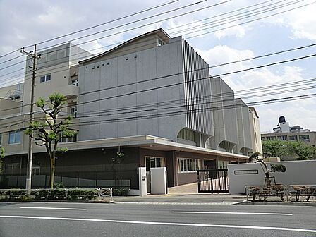 八王子市立第五中学校　距離約1200m
