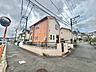 外観：角地にある2階建ての住宅外観です
