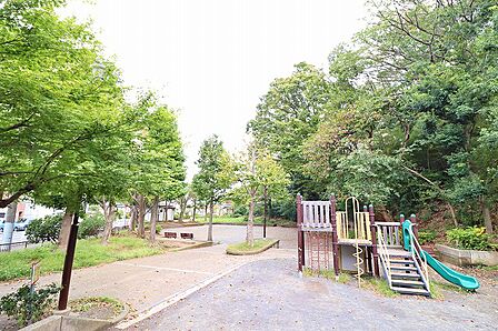 上山町公園　距離約500m