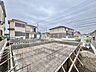 周辺：建築中の戸建てと周辺の住宅街