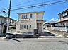 外観：道路に面した2階建て住宅の外観