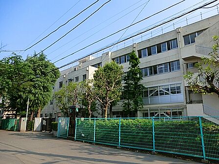 調布市立上ノ原小学校 距離約500m