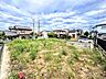 外観：周囲に住宅がある更地の敷地