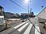 周辺：物件周辺の道路と横断歩道