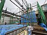 その他：建築中の建物と周囲の足場
