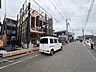 周辺：物件周辺の道路と街並み