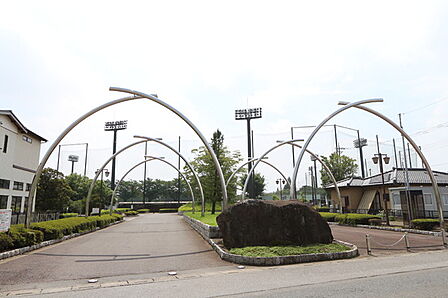 牛島公園まで829m