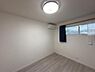 洋室：洋室のお部屋です！※生成AIにより、家具等撤去しております。