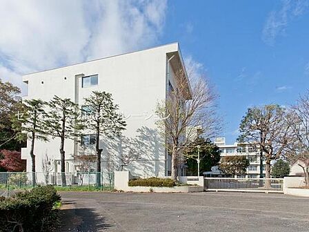綾瀬市立土棚小学校まで876m